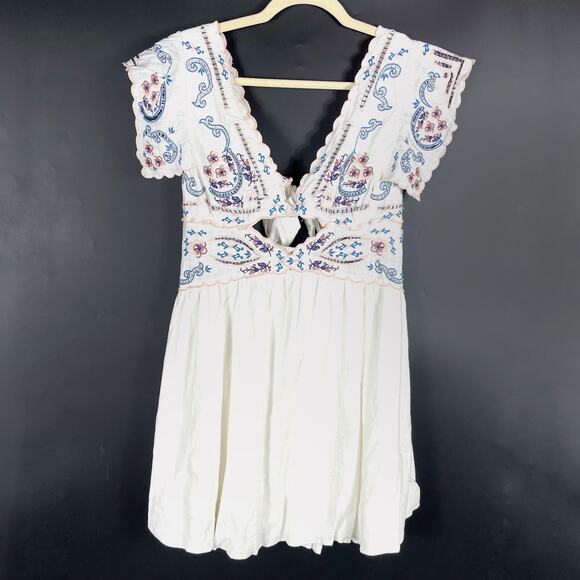 Free People Rambling Roads Mini Dress White Embroidered Floral‎ Cutout Sz S - Picture 4 of 13